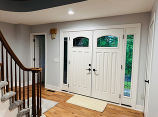 27155 Drake Rd, Farmington Hills, MI 48331
