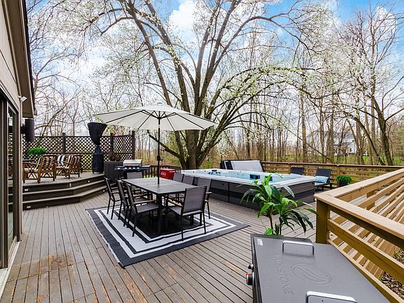 5th image of 83 Forest Ridge Ct