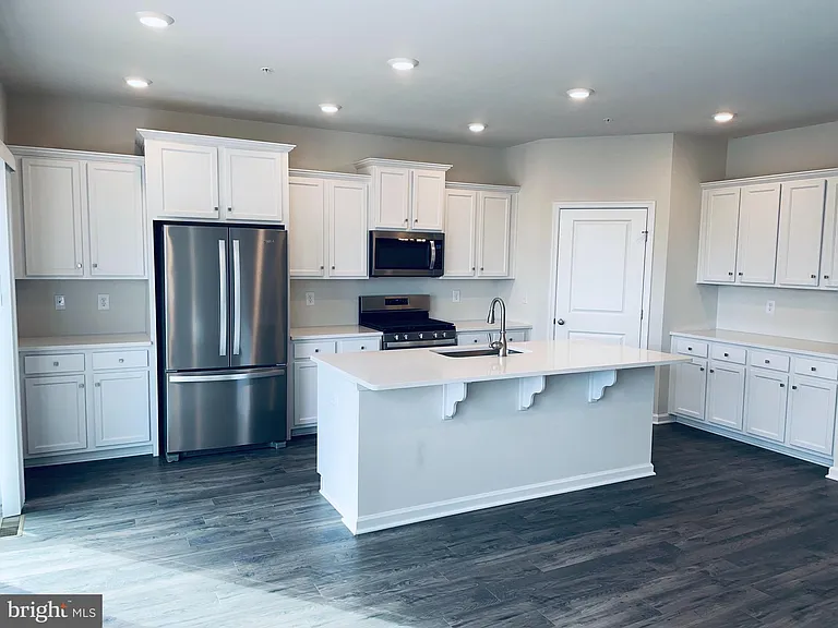 29 Hummingbird Ln — Photo 3