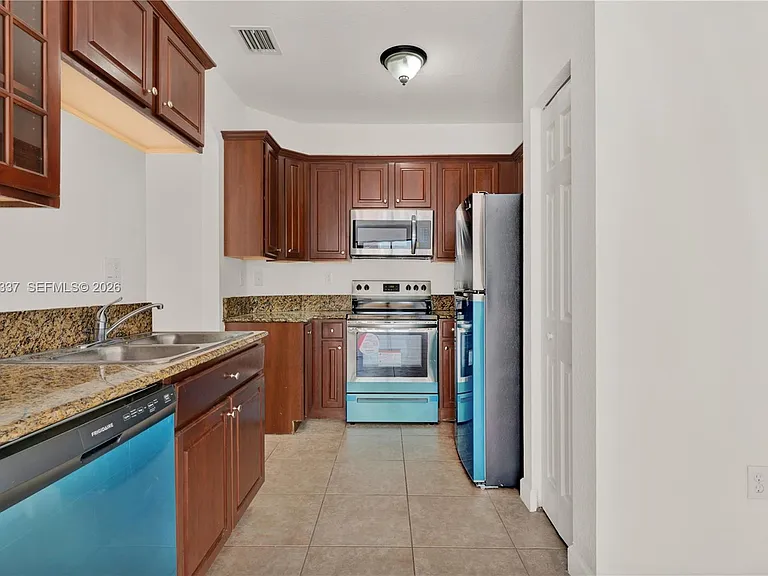 11485 SW 236th Ln #11485 — Photo 9