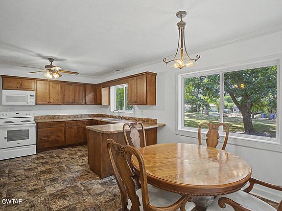 5th image of 21 Covington St