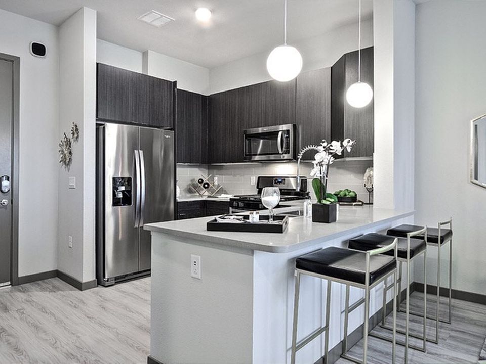 Model Kitchen Bar