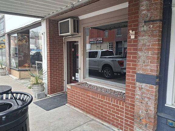 3rd image of 209 N Main St