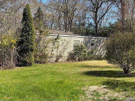 4th image of 1538 Speonk-Riverhead Rd #6