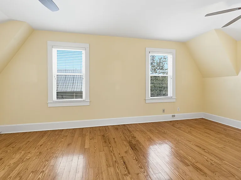 1301 Clarke St — Photo 15