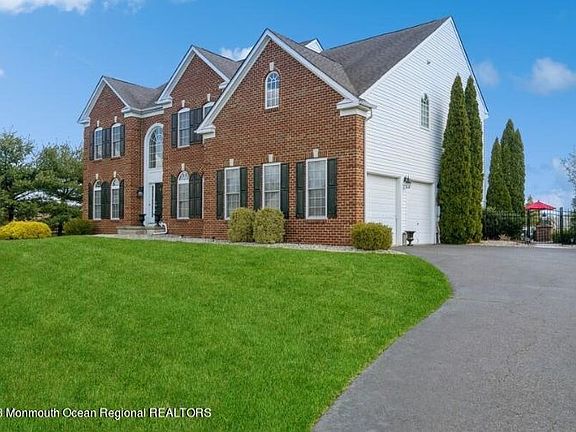 3rd image of 24 Nicole Ct