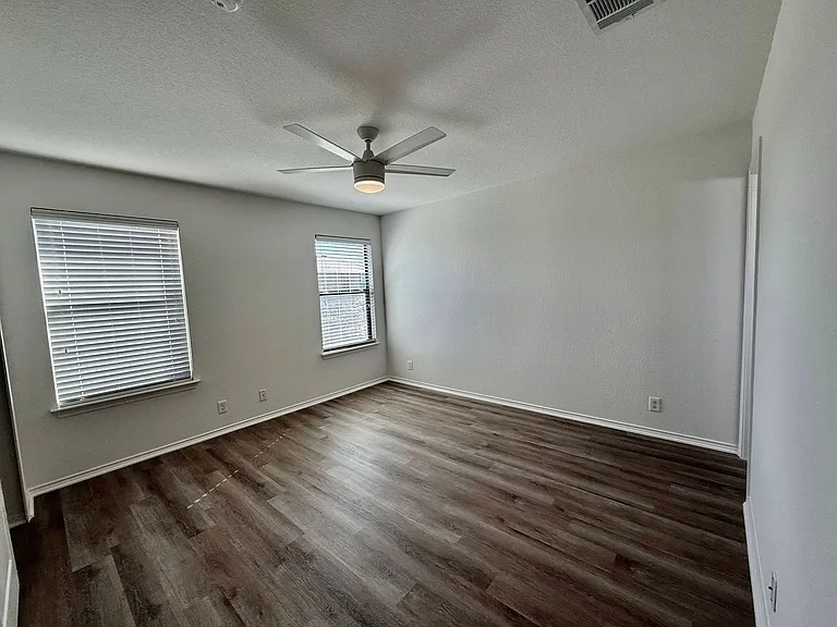 240 New Country Rd — Photo 9