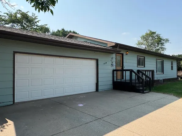 112 Pleasant Ave N, Surrey, ND 58785