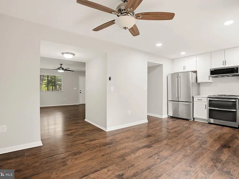 1382 Almond Dr — Photo 12