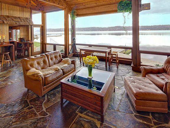 2nd image of 1203 E Lake Sammamish Shore Ln SE