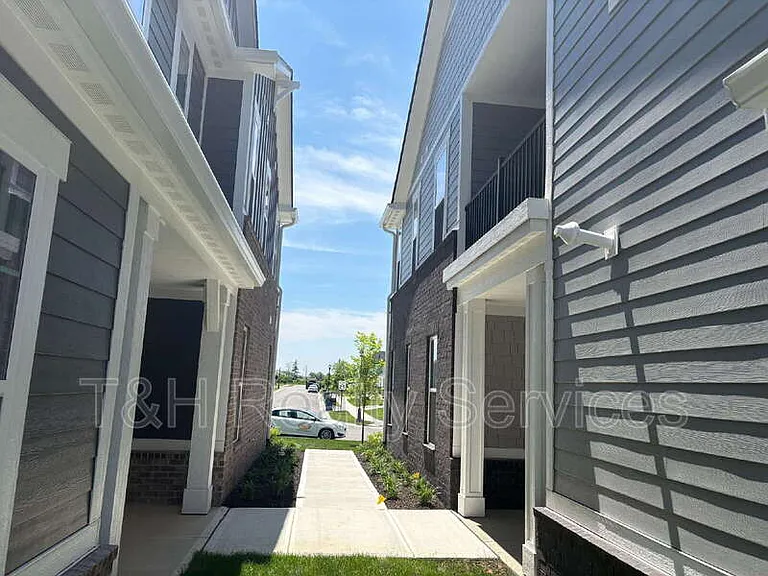 5790 Arcade Blvd — Photo 4