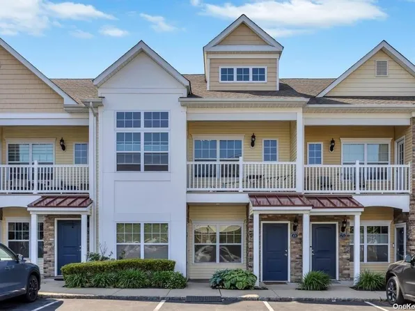 68 Barley Lane #68, Patchogue, NY 11772