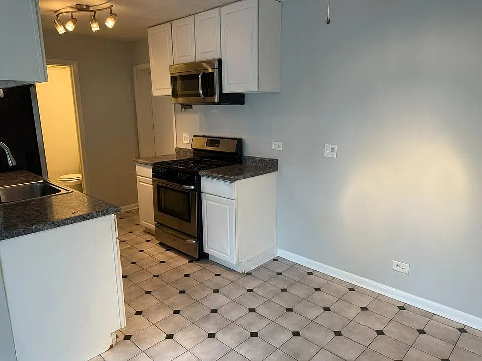 2 bed, 1.5 bath, 1012 sqft, $2,150 — Photo 3