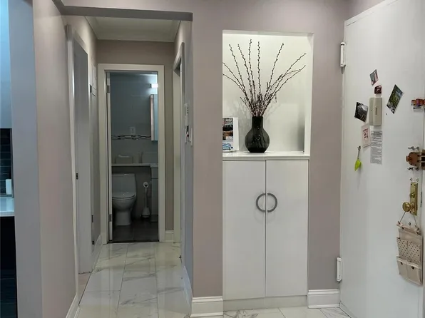 20910 41 Avenue #3K, Bayside, NY 11361