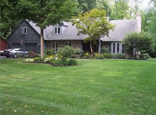 30 Maple Knoll Dr, Rochester, NY 14626