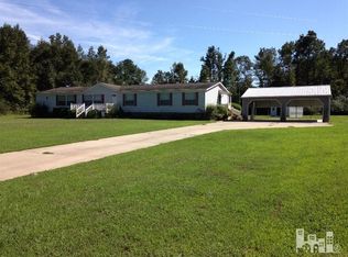 663 Bill Town Rd, Rose Hill, NC 28458