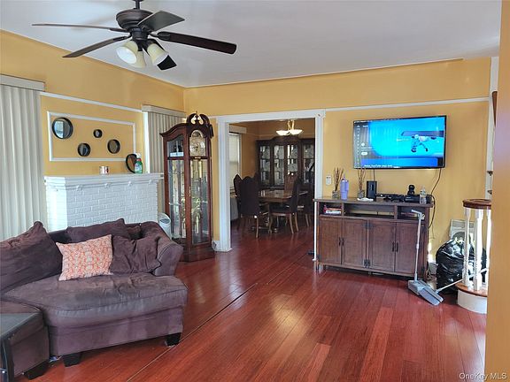 3rd image of 214-19 112 Road