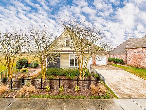 2nd image of 2874 Muirfield Dr