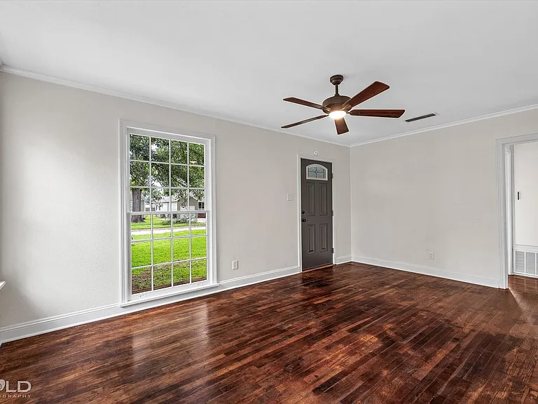 4440 Clingman Dr — Photo 2