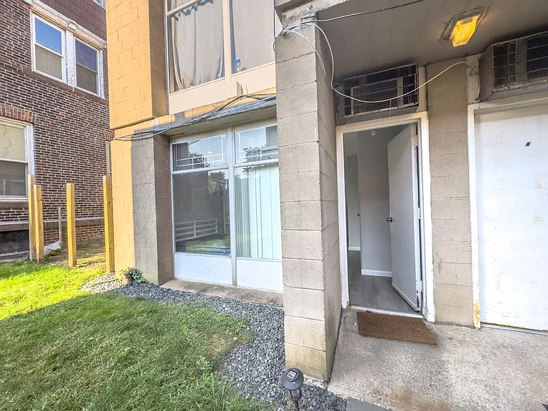 103-107 Olive St — Photo 22