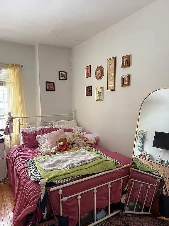 6 bed, $1,000 — Photo 4