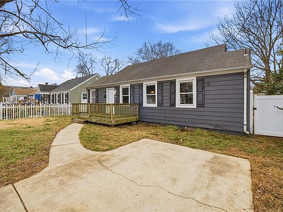 4th image of 914 Decatur St