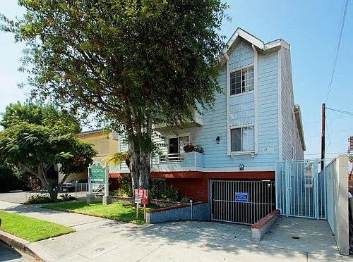 Lido Apartments - 12217 Pacific Ave — Photo 2
