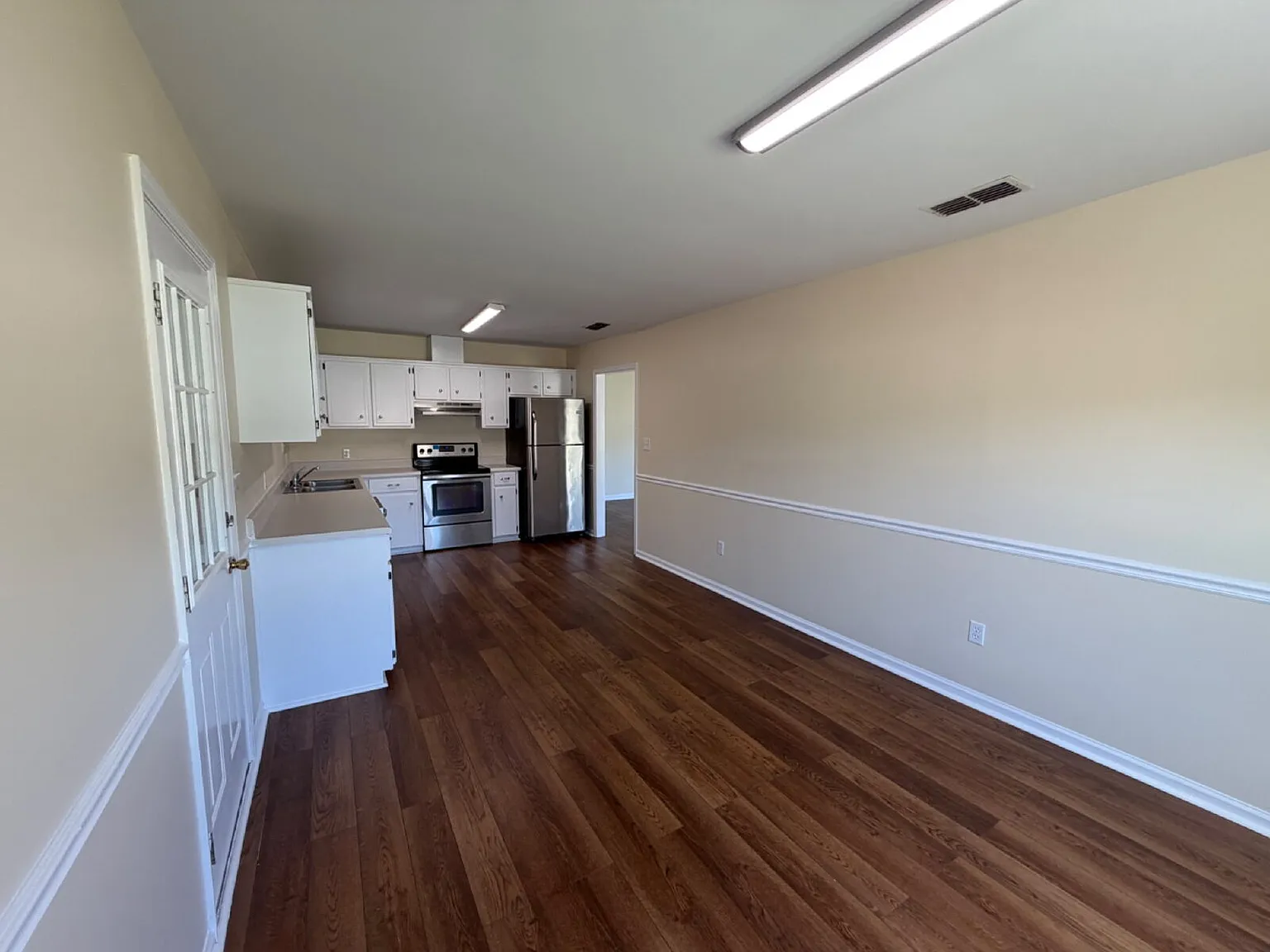 3 bed, 2.0 bath, 1473 sqft, $1,800 — Photo 4
