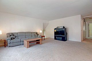 2nd image of 2828 Sheridan Dr