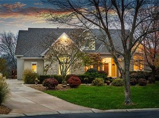 805 SW Forestpark Ln, Lees Summit, MO 64081