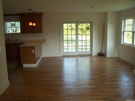 4th image of 9 Arthur Dr