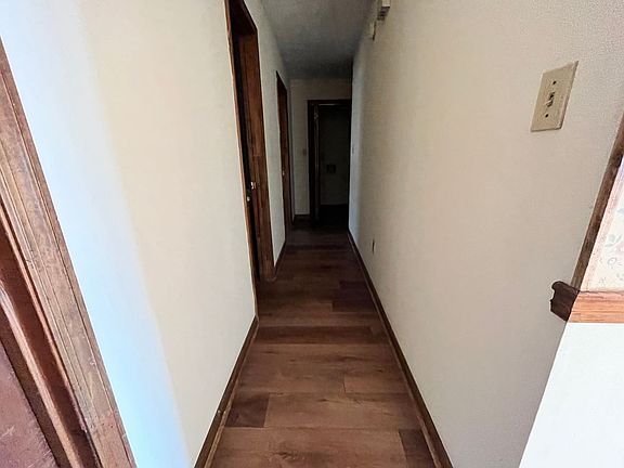 5th image of 135 Williamson St SW