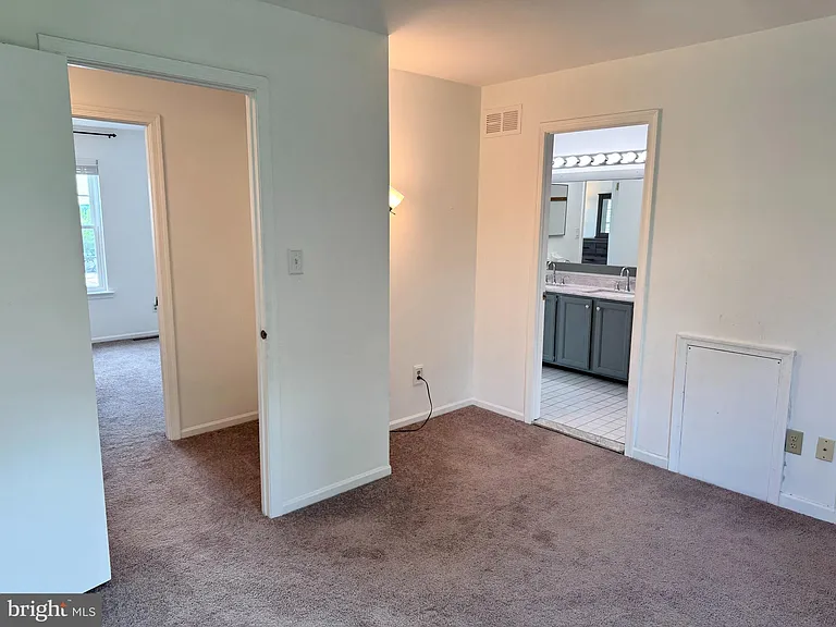 2371 Norrington Dr W — Photo 13