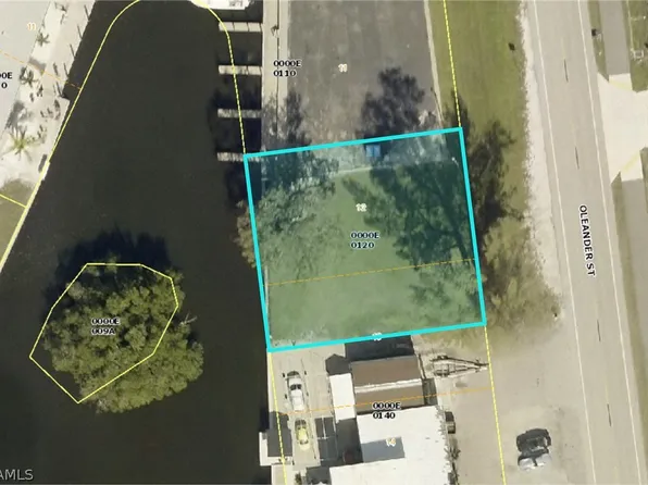 2891 Oleander St, Saint James City, FL 33956