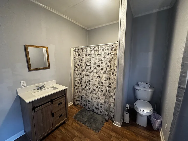 802 Main St — Photo 6