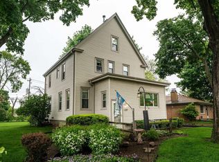 4800 W Midland Dr, Greenfield, WI 53219