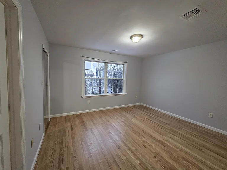27 Jewett Ave #2 — Photo 13