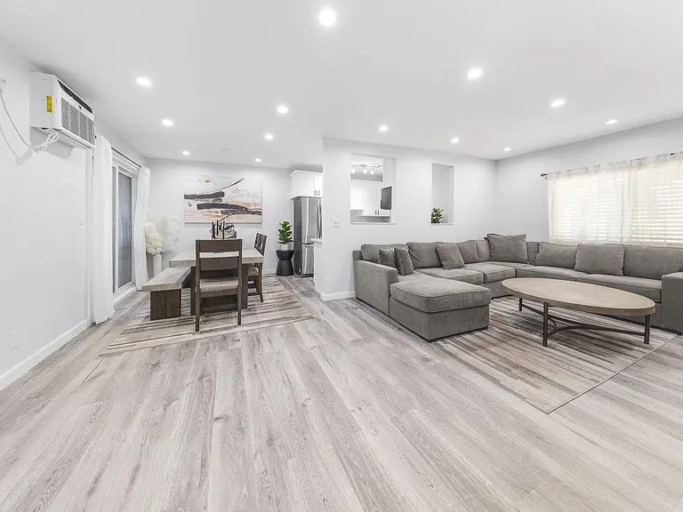 3010 Montrose Ave #26 — Photo 17
