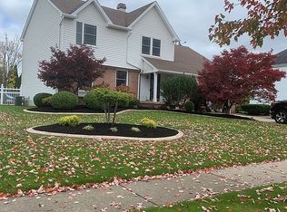 10 Spruceland Ter, Lancaster, NY 14086