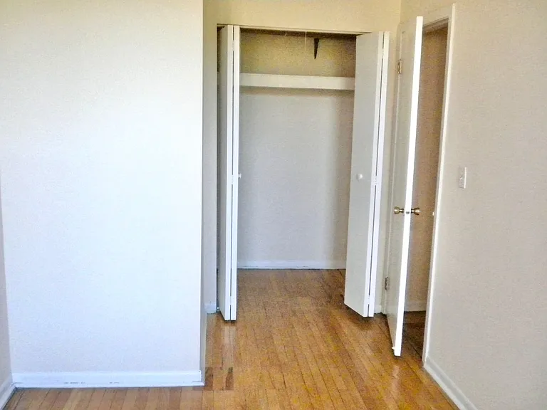 2319 N. Kedzie LP — Photo 4