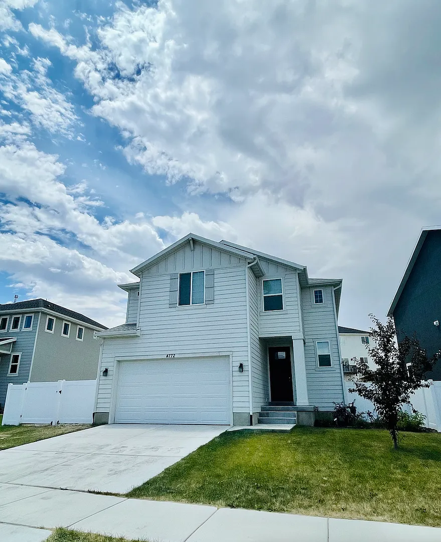 Beautiful 4 bedroom 2.5 bathroom available in Eagle Mountain — Photo 1