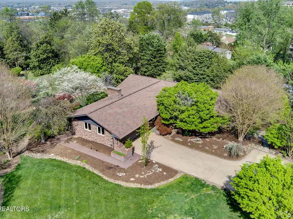 216 S Sevenoaks Dr, Knoxville, TN 37922