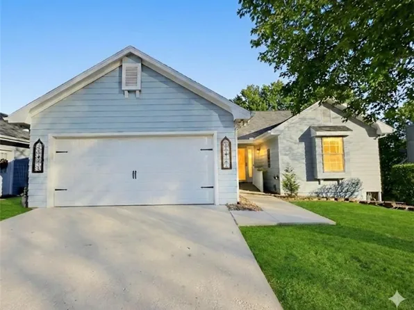 503 S Prewitt St, Nevada, MO 64772