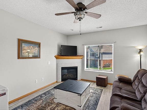 5th image of 907 7th Ave SE Unit 16
