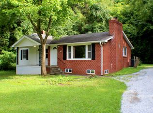 538 Browning Ave, Hendersonville, NC 28791
