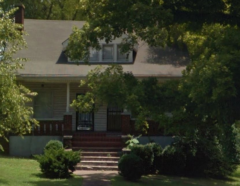 1st image of 455 N 2nd St APT 2