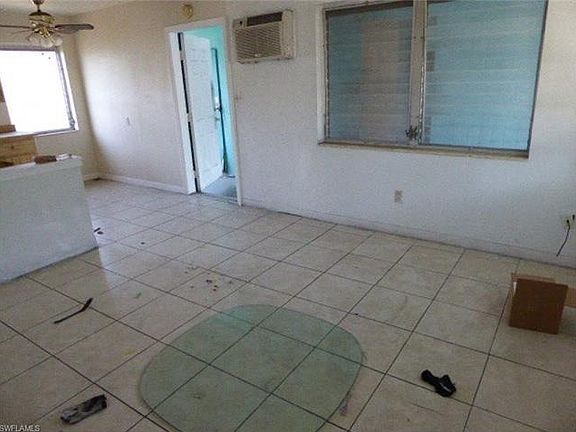 4th image of 2403 Jeffcott St
