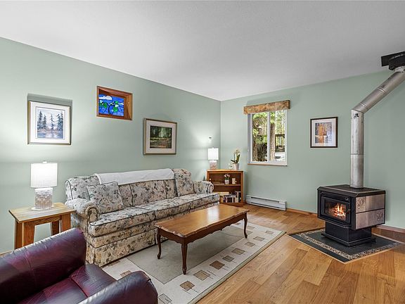 3rd image of 1769 Errington Rd