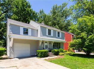 1294 Brainard Rd, Lyndhurst, OH 44124