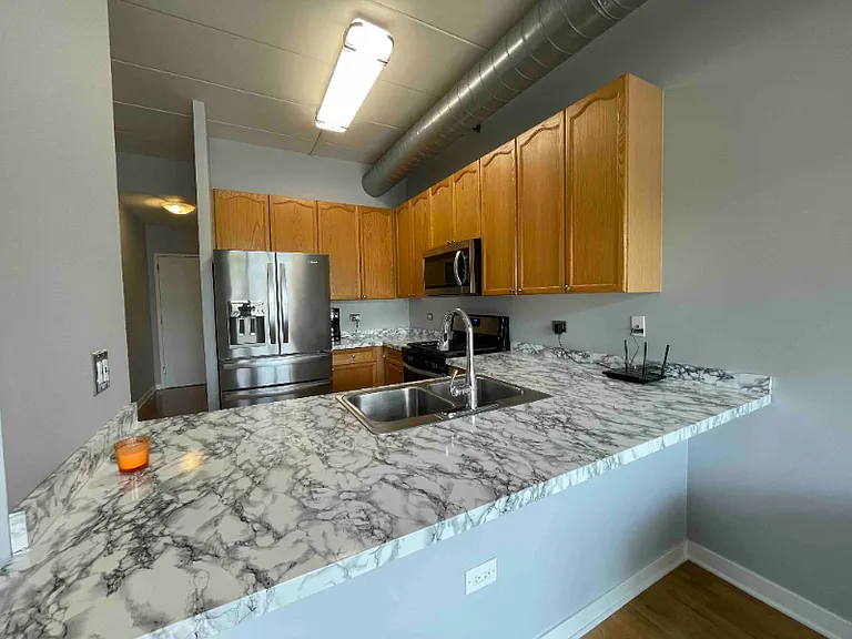1155 W Madison St — Photo 7